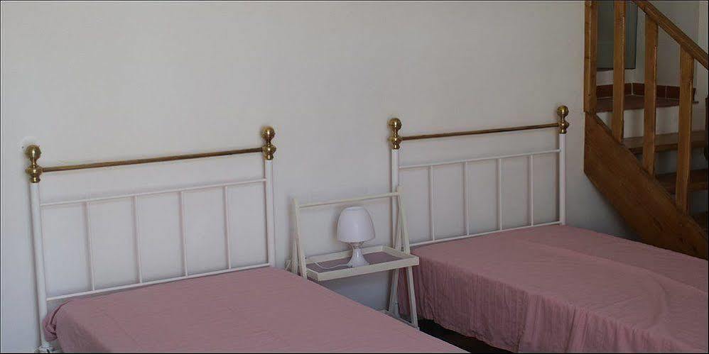 Hostel Raymundo Evora Bagian luar foto